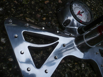 axiom annihilateair track pump