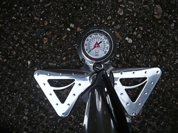 axiom annihilateair track pump